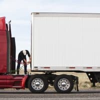 Camions et poids lourds : investir dans un système d’arrimage de qualité