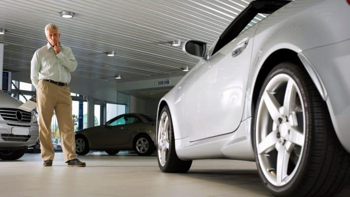 Dalle de garage vieillissante : les indispensables pour une rénovation réussie
