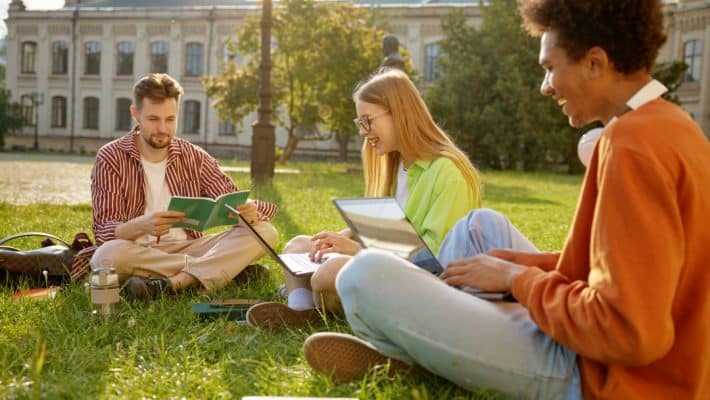 BetterHelp peut-il vraiment aider les étudiants des grandes écoles ? Ce que les données et les faits indiquent